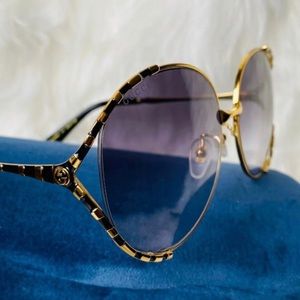 Oversized Gucci sunglasses